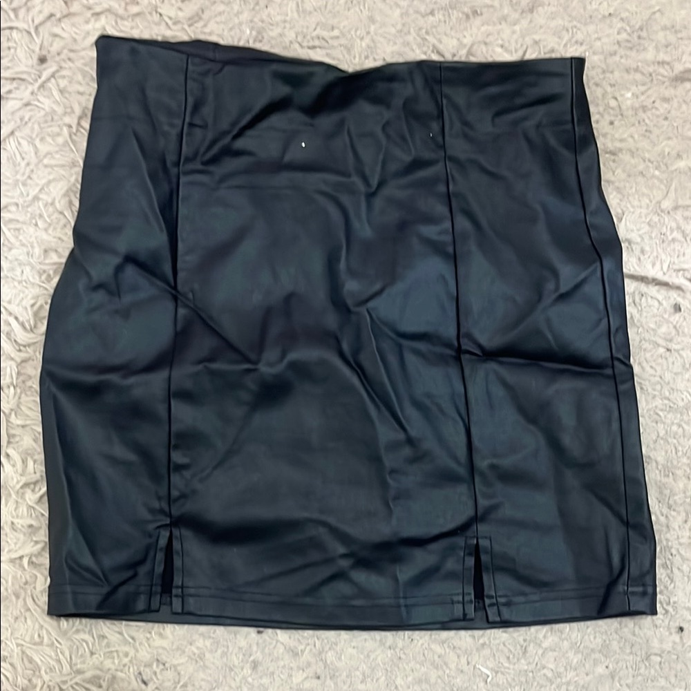SHEIN Black Faux Leather Mini Skirt